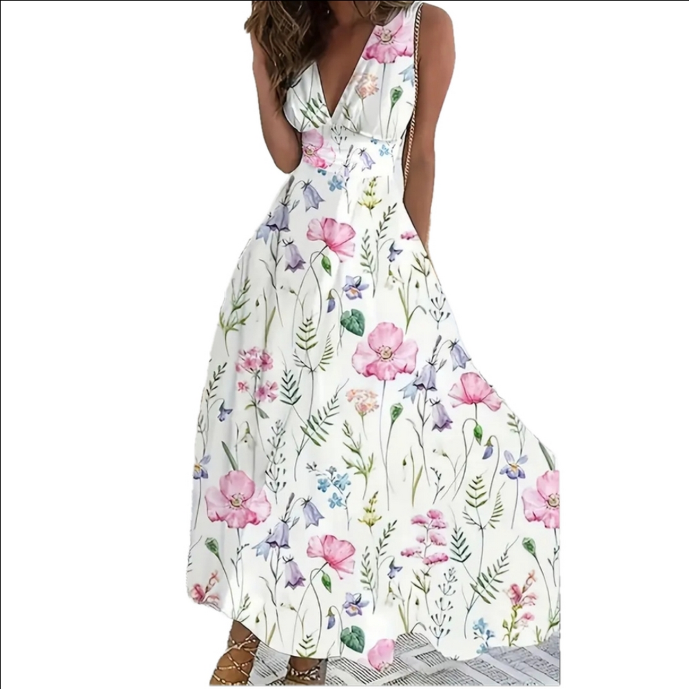 ⭐️NWT Floral Maxi Dress